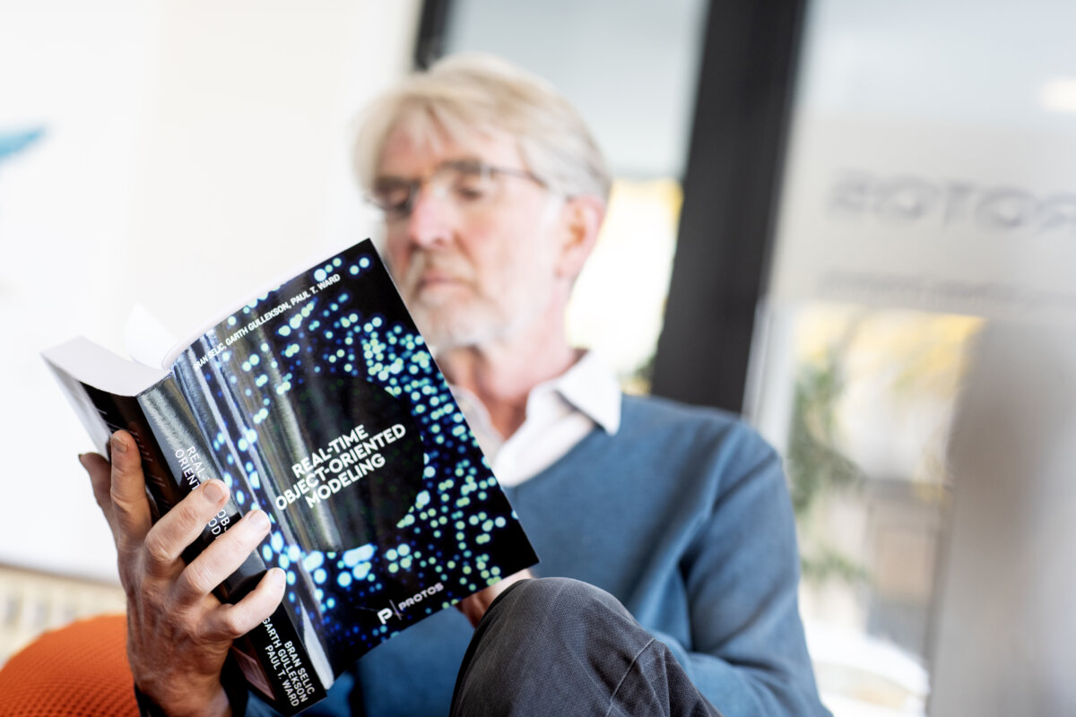 Protos Software Real-Time Object-Oriented Modeling - Book - PROTOS Software GmbH